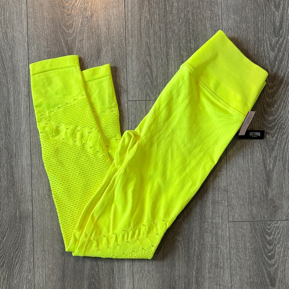 Victoria Sport seamless tight size small